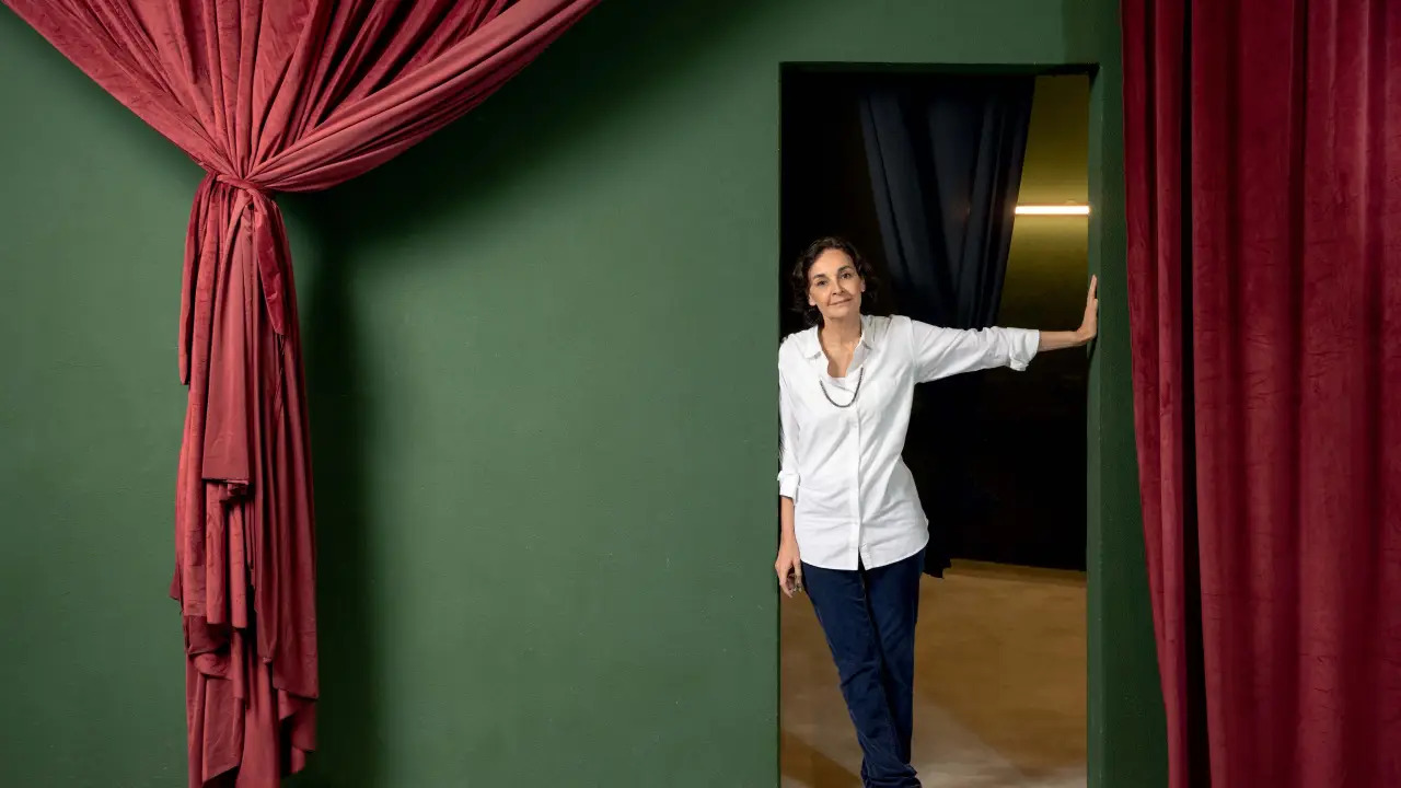 2023_03_13_Ligia_Cortez_Foto_Wanezza_Soares-2689-Edit.jpg Lígia Cortez, responsável pelo Célia Helena Centro de Artes e Educação. (Wanezza Soares/Veja SP)